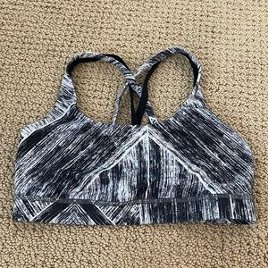 Lululemon sports bra